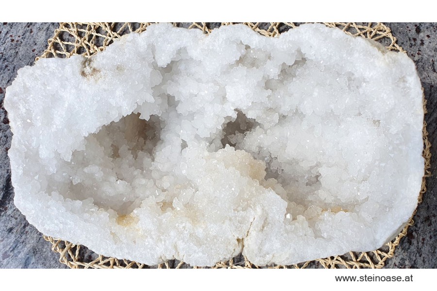 Schneequarz Kristall-Druse